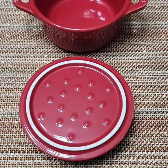 STAUB Ceramic Red 10cm Mini Round Cocotte, NWOT - Picture 4 of 8